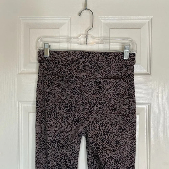 SPANX Jean-ish Ankle Leggings in Desert Dot Leopard Print Size Small Pull On - Picture 6 of 8
